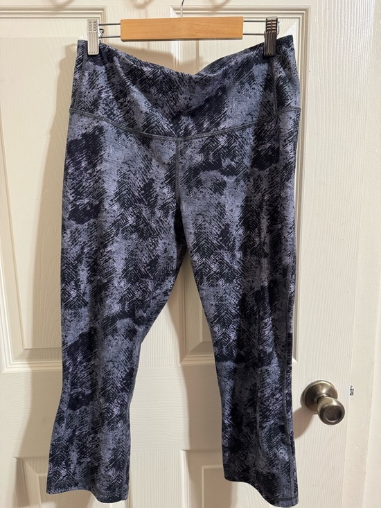 Patagonia Pants - Patagonia Black and Purple Patterned Capri Leggings